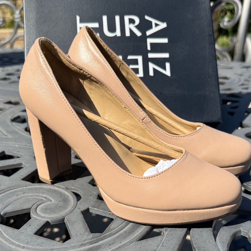 Naturalizer Women's Nude Heels